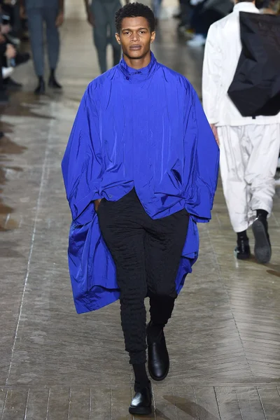 Look 29